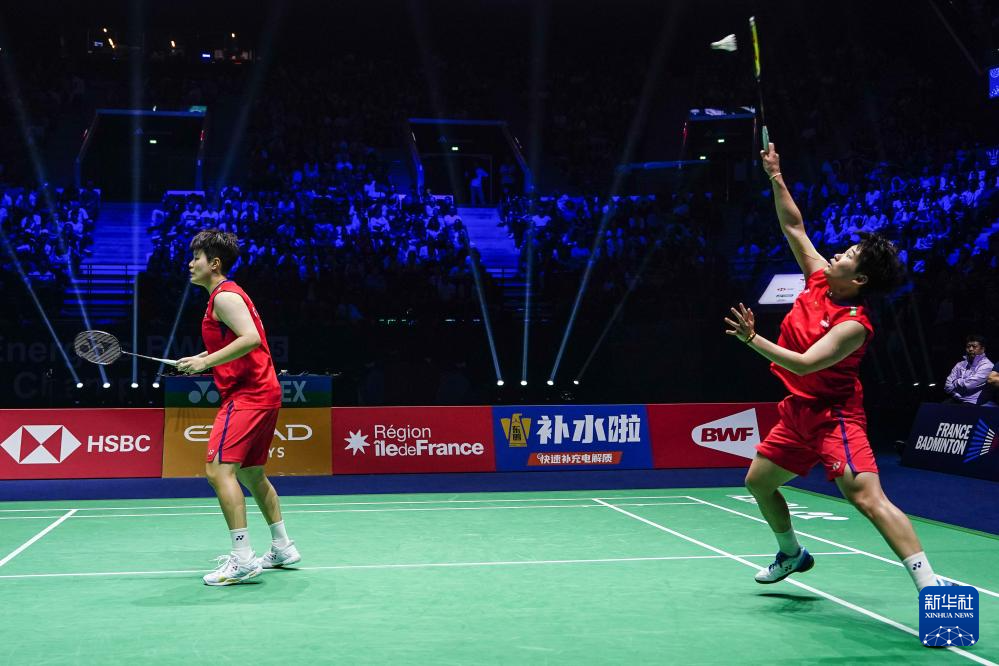 在时尚中被 在时尚中被