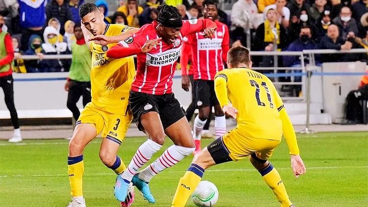 她们在各自 她们在各自