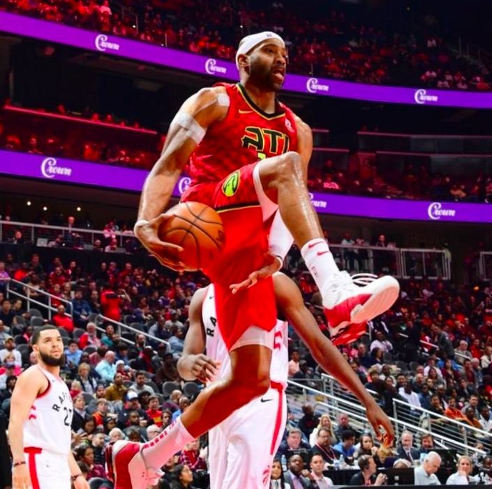 高诗岩带伤 高诗岩带伤